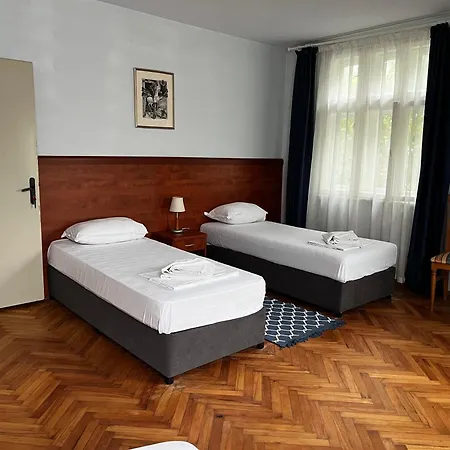 Guest Donovi * Varna