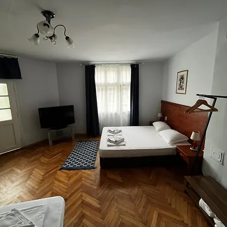 Guest Donovi Pensiune *